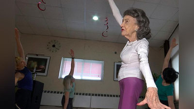 '100 yoshli “hamishabahor” uzoq umr ko`rish siri bilan o`rtoqlashdi 'ning rasmi