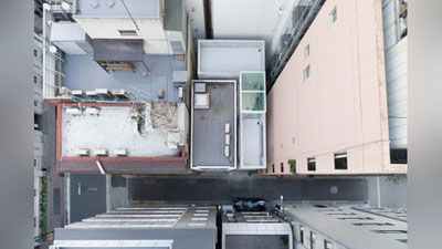 '​Tokioda eni 2,7 metr bo`lgan eng tor ofis binosi qurildi 'ning rasmi