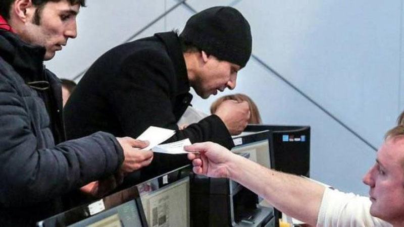 'Россиядаги ўзбекистонликлар қайси хизматлар орқали уйга пул юборишлари мумкинлиги маълум қилинди'ning rasmi