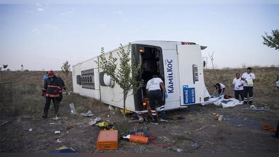 '​ТУРКИЯДА ИЧИДА ЙЎЛОВЧИЛАР БЎЛГАН АВТОБУС АҒДАРИЛДИ'ning rasmi