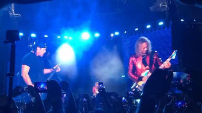 Изрображение 'На концерте в Москве Metallica спела «Группу крови» на русском языке (видео)'
