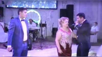 Изрображение 'ТРОГАТЕЛЬНОЕ ВИДЕО ИЗ ТАШКЕНТА С ПЕСНЕЙ ДЛЯ МАМЫ ПОКОРИЛО ИНТЕРНЕТ'