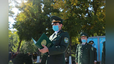 'Божхона институтида “Ватанга қасамёд” тантанали тадбири бўлиб ўтди'ning rasmi