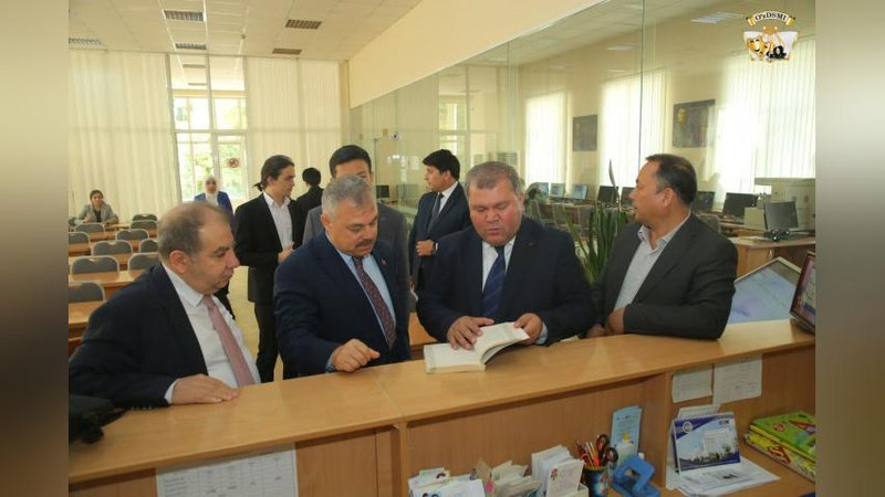 'O`zbek va Turk tili juda o`xshashdir. Turkiyada ham Toshkent tumani, Sayhun va Jayhun o`lkalari bor - Turkiya elchixonasi maslahatchisi'ning rasmi