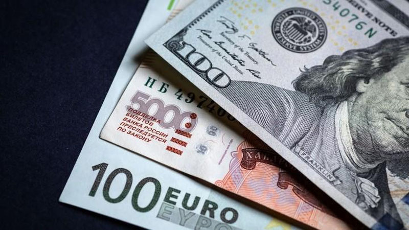 'O`zbekistonda dollar kursi pasaydi'ning rasmi