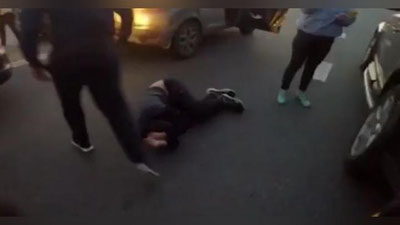 'Buxoroda erkak 1 yashar farzandiga "baklashka" otgan fuqaroni o`ldirib qo`ydi'ning rasmi