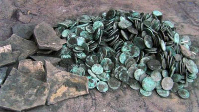 'Oqqo`rg`onlik fuqaro Sirdaryoning o`ng qirg`og`idan Qoraxoniylar davridan qolgan  mis tangalar xazinasini topib oldi. Ularning qiymati qancha? (video)'ning rasmi