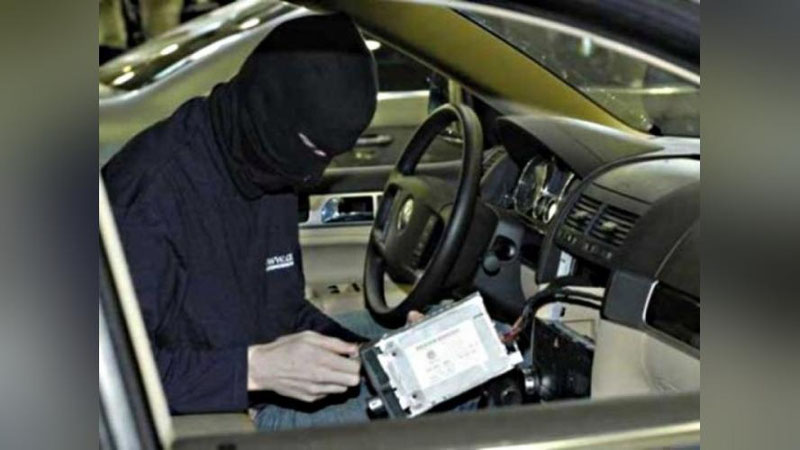 'Farg`onada haydovchi do`konga kirgan paytda mashinasini yo`lovchisi o`g`irlab qochdi'ning rasmi