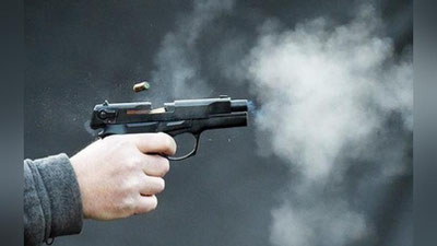 'Boysunda "Malibu" haydovchisi harakatlanib ketayotgan "Kamaz"ga qarata pistoleti bilan o`q uzdi'ning rasmi