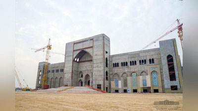 Изрображение 'Президент осмотрел строящийся Центр исламской цивилизации (фото)'