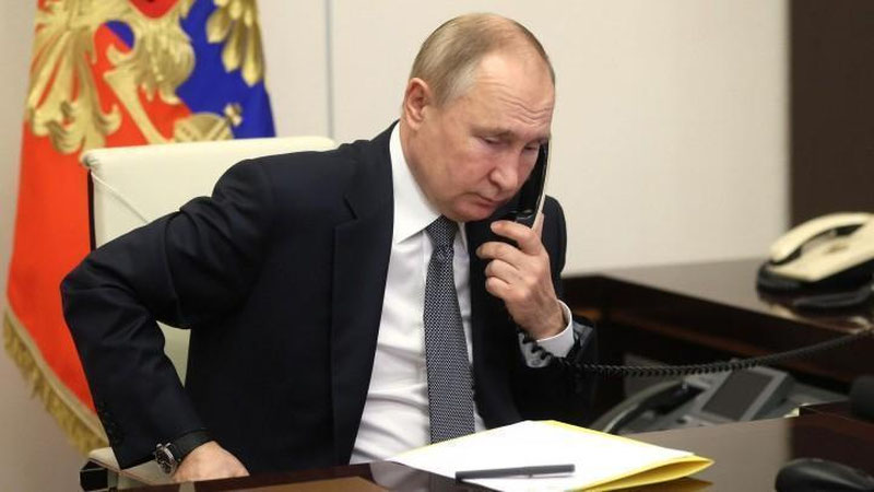 'Путин қирғиз-тожик чегарасидаги барқарорликни таъминлаш учун кўмакка тайёрлигини билдирди'ning rasmi
