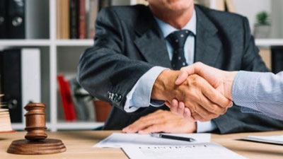 'Davlat hisobidan yuridik yordam oluvchi shaxslar doirasi belgilandi'ning rasmi