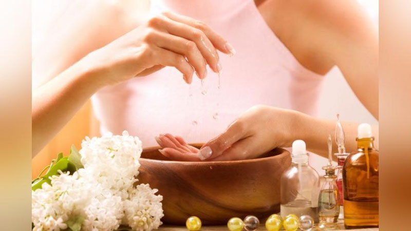 'QO`LLARINGIZ – TAShRIF QOG`OZINGIZ 'ning rasmi