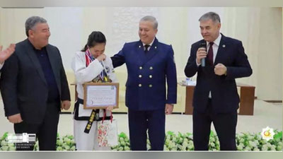 'Toshkent shahar hokimi maktab bitiruvchisiga “Spark”  sovg`a qildi'ning rasmi
