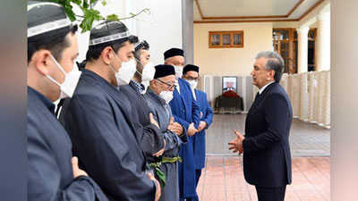'Prezident hamdardlik bildirish uchun Rustam Qosimov xonadoniga tashrif buyurdi'ning rasmi