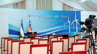 'Йилига 120 минг хонадон электр билан, тежалган газ эвазига эса 35 минг хонадон табиий газ билан таъминланади. Президент қуввати 100 мегаватт бўлган шамол электр станциясининг тамал тошини қўйиши кутилмоқда'ning rasmi