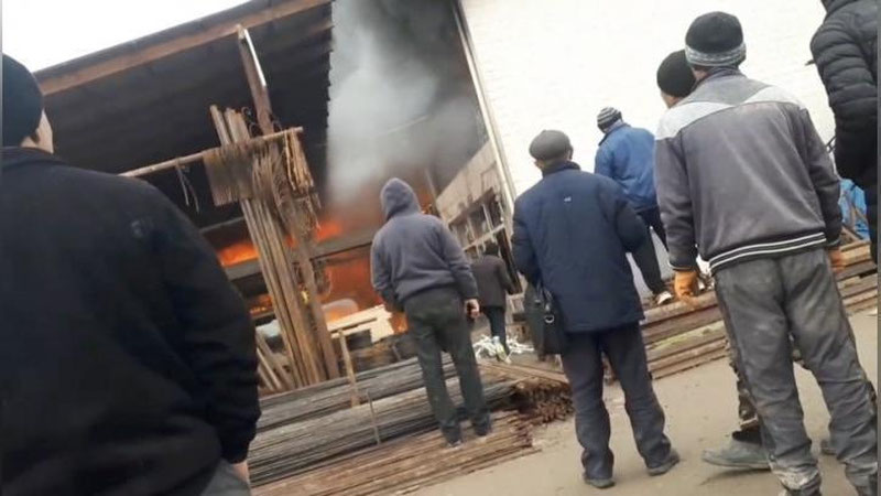 'Surxondaryoda qurilish materiallari do`konlari yonib ketdi (video)'ning rasmi