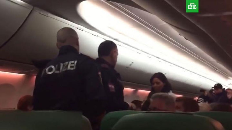 'Ўзидан бадбўй ҳид чиқарган йўловчи туфайли самолёт Венага шошилинч қўнишни амалга оширди 'ning rasmi