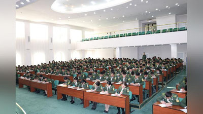 'Bojxona institutida “O`z tiliga sadoqat – bu vataniy ishdir” mavzusida insholar tanlovi bo`lib o`tdi'ning rasmi