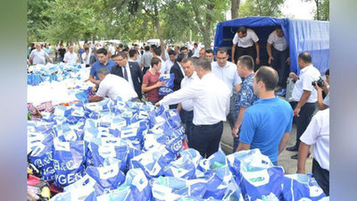 '​БЕКОБОДДА  КАМ ТАЪМИНЛАНГАН ОИЛАЛАРГА ПРЕЗИДЕНТ ТОМОНИДАН СОВҒАЛАР ТОПШИРИЛДИ'ning rasmi