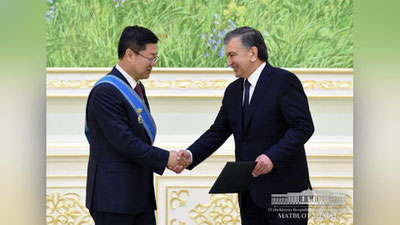 Изрображение 'ПРЕЗИДЕНТ ЛИЧНО ВРУЧИЛ ОРДЕН "ДУСТЛИК" ПОСЛУ КИТАЯ В УЗБЕКИСТАНЕ'