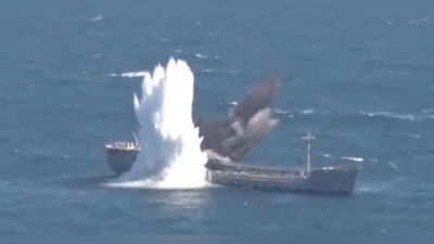 'Turkiya suvosti kemasi Qora dengizda tankerni cho`ktirib yubordi (Video)'ning rasmi