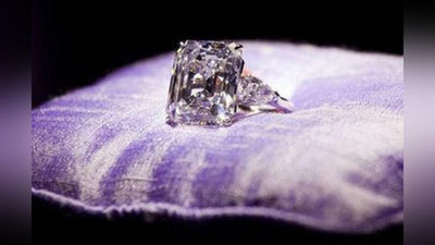 Изрображение 'В США мужчина случайно выбросил обручальное кольцо за $400 000'