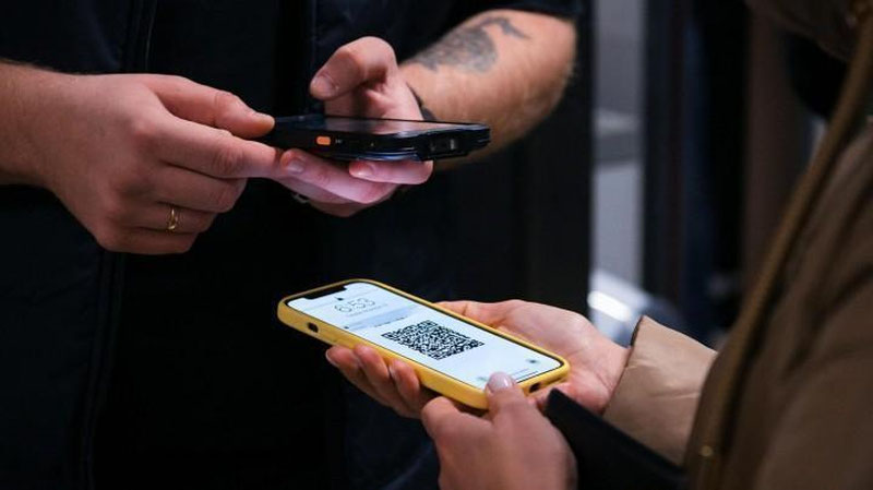 'O`zbekistonda haq evaziga o`zgalarning IMEI kodlarini ko`chirib berish holati ko`paydi. Senat javobgarlik belgilamoqda'ning rasmi