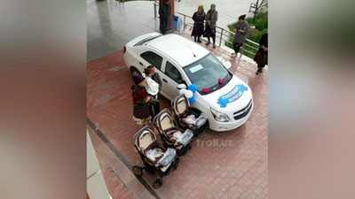 Изрображение 'РОДИТЕЛЯМ ТРОЙНЯШЕК С ИМЕНАМИ В ЧЕСТЬ ПРЕЗИДЕНТА ВРУЧИЛИ "КОБАЛЬТ"'