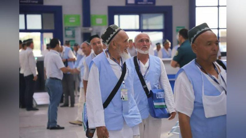 Изрображение 'НАК приступила к перевозке паломников в Саудовскую Аравию'