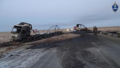 Изрображение 'Крупное ДТП в поселке Жаслык: сгорели два грузовика, один человек погиб (фото, видео)'