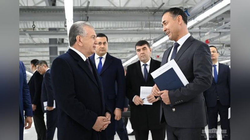 'Prezident mingga yaqin ish o`rnini yaratgan korxona ish jarayonini ko`zdan kechirdi'ning rasmi
