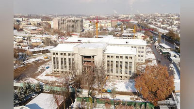 Изрображение 'Президент осмотрел современную клинику, возводимую на территории старого ТашМИ'