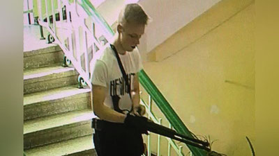 Изрображение 'СЛЕДОВАТЕЛИ ВОССТАНОВИЛИ КАРТИНУ МАССОВОЙ БОЙНИ В КОЛЛЕДЖЕ КЕРЧИ (ФОТО, ВИДЕО)'