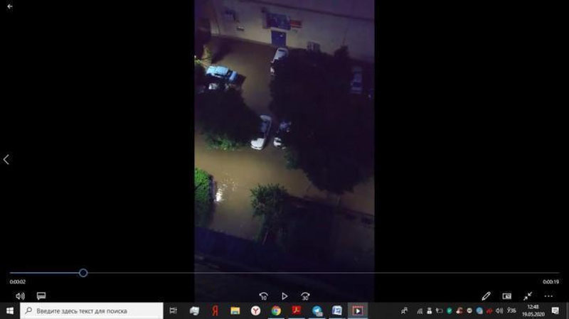 'Yunysobodda quduqdan chiqqan suv mahalla va  ko`chalarini bosdi (Video)'ning rasmi