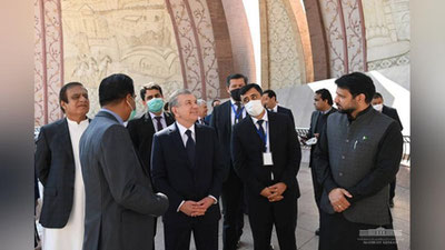 'Президент Покистон миллий ёдгорлик мажмуасига ташриф бюрди'ning rasmi