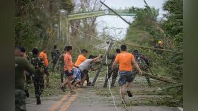 'Filippin kuchli tabiiy ofat iskanjasida'ning rasmi