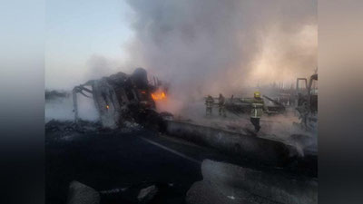 'Namanganda 3 ta yuk mashinasi to`qnashib yonib ketdi. Uch nafar odam halok bo`ldi'ning rasmi