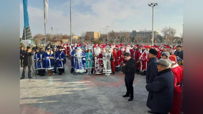 'Buxoroda 2000 nafar Qorbobo va Qorqizlardan iborat faxriy karvon yo`lga chiqdi (foto)'ning rasmi