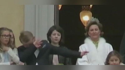 '​Норвегиялик ёш шаҳзода қироллик тадбирида рақсга тушиб, омма қалбини забт этди'ning rasmi