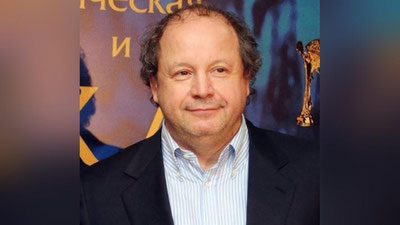 Изрображение 'Российский режиссер Дмитрий Астрахан прилетел в Ташкент ставить пьесу'