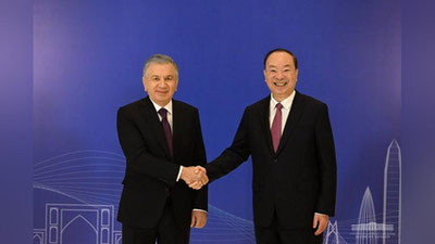 Изрображение 'Шавкат Мирзиёев провел встречу с секретарем партийного комитета провинции Гуандун'