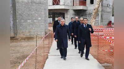 'Shavkat Mirziyoev Milliy bog`da amalga oshirilayotgan bunyodkorlik ishlari bilan tanishdi'ning rasmi
