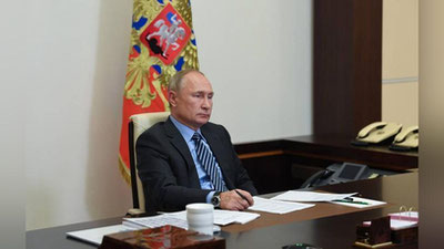 'Putin koronavirusga qarshi keng ko`lamli vaksinasiyani boshlashni buyurdi'ning rasmi