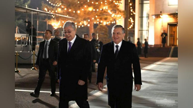 Изрображение 'Узбекистан и Казахстан создают Межгосударственный совет на уровне глав государств'