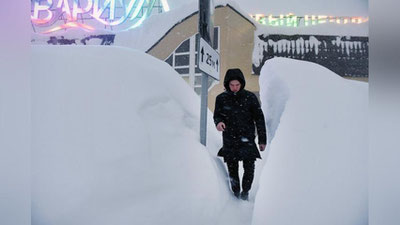 Изрображение 'За неделю непрерывного снегопада в Норильске выросли двухметровые сугробы (видео)'