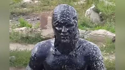 '​Mazutli basseynga sakragan erkak (Video)'ning rasmi