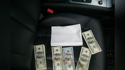 Изрображение 'В ТАШКЕНТЕ РАБОТНИК АВТОМОЙКИ ОБЧИСТИЛ КЛИЕНТА'