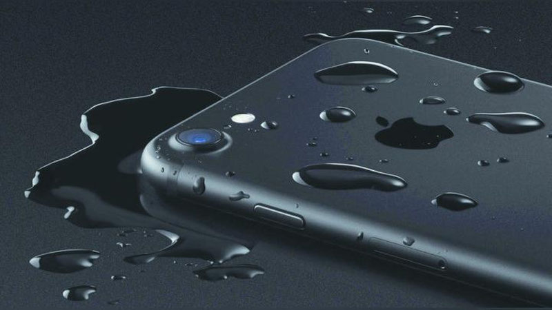 'Yangi "iPhone 7" suvga tushib ketsa...'ning rasmi