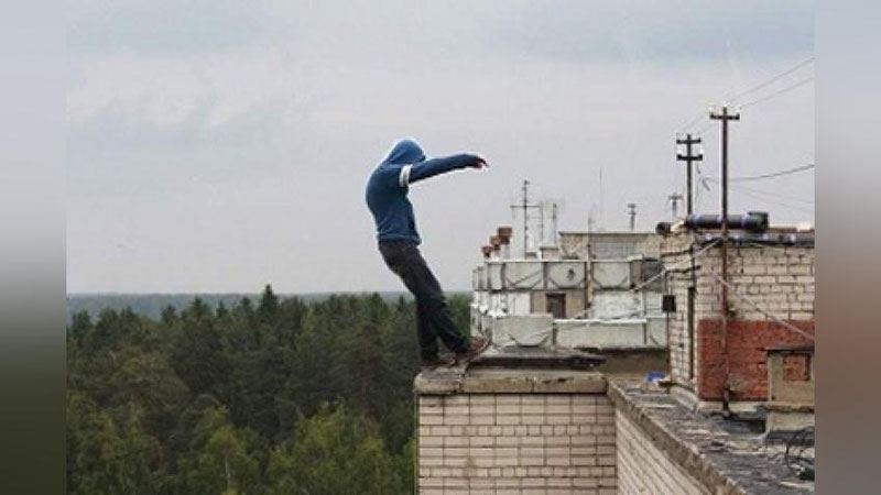 'Toshkentda maktab o`quvchisi o`zini 3-qavatdan pastga tashlagani aytilmoqda'ning rasmi